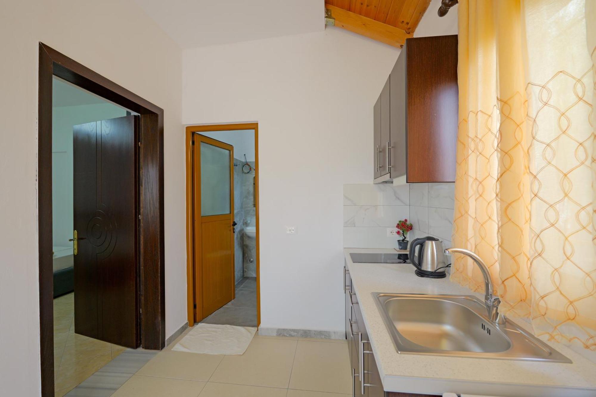 Brahimi Guest House Ksamil Extérieur photo