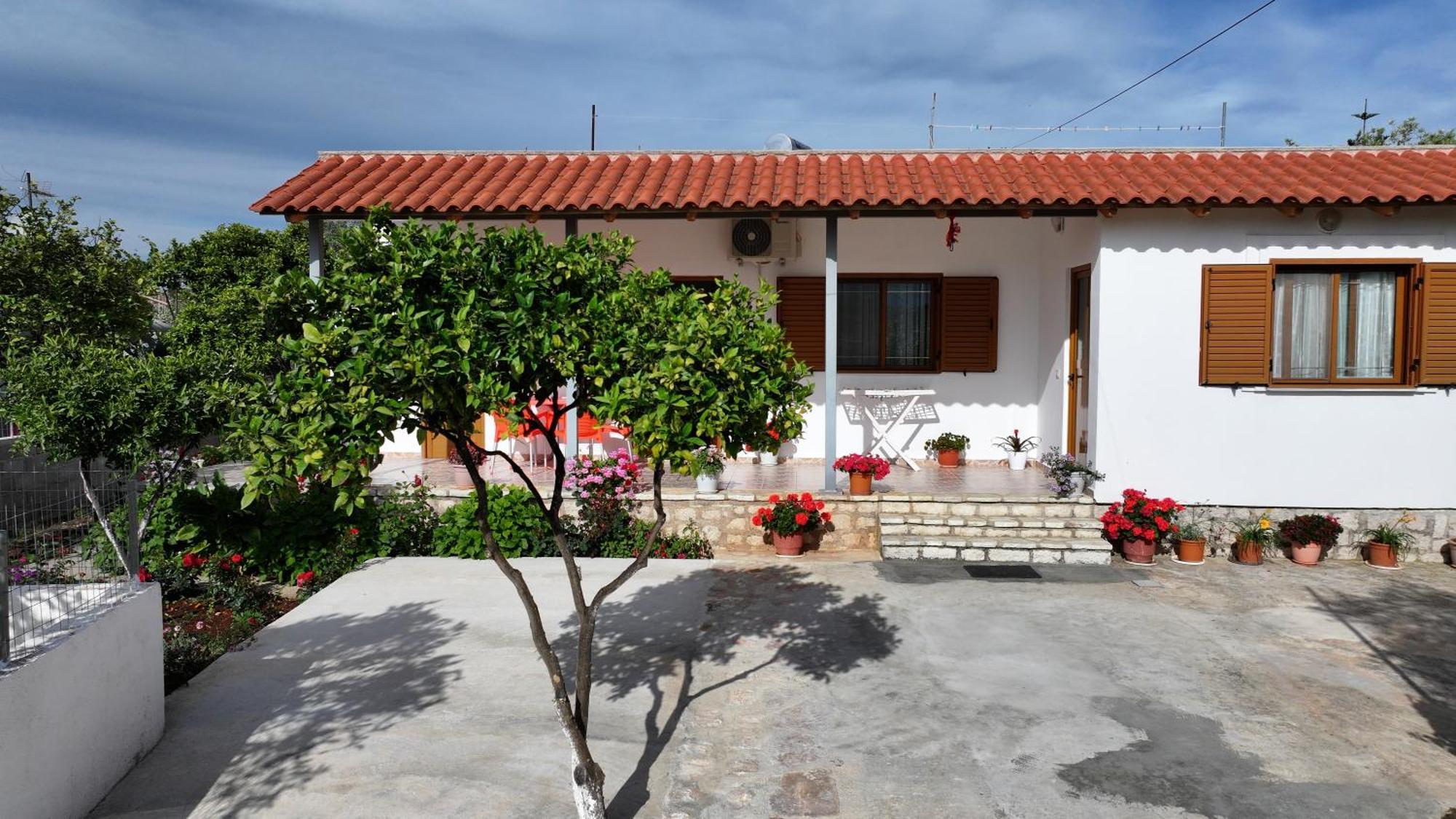 Brahimi Guest House Ksamil Extérieur photo